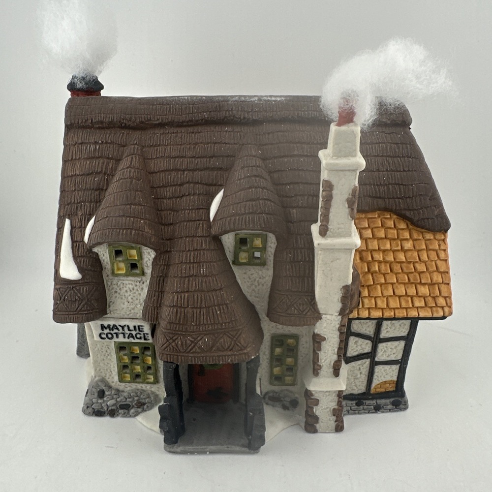 Dept 56 Dickens Village Maylie Cottage Oliver Twist 5553-0 Lighted